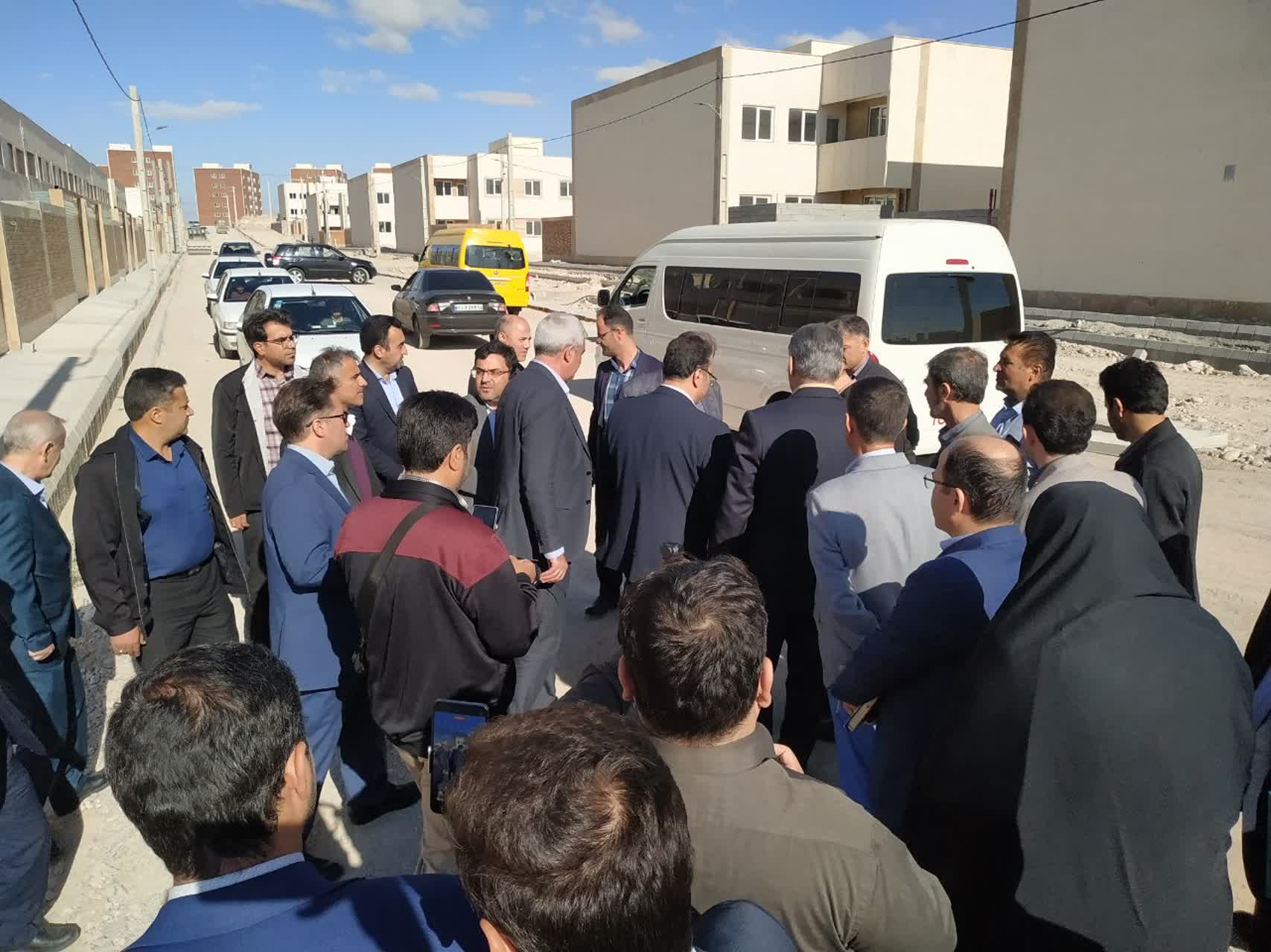 بازدید معاون مسکن وزیر راه و شهرسازی ازپروژه مراغه-02