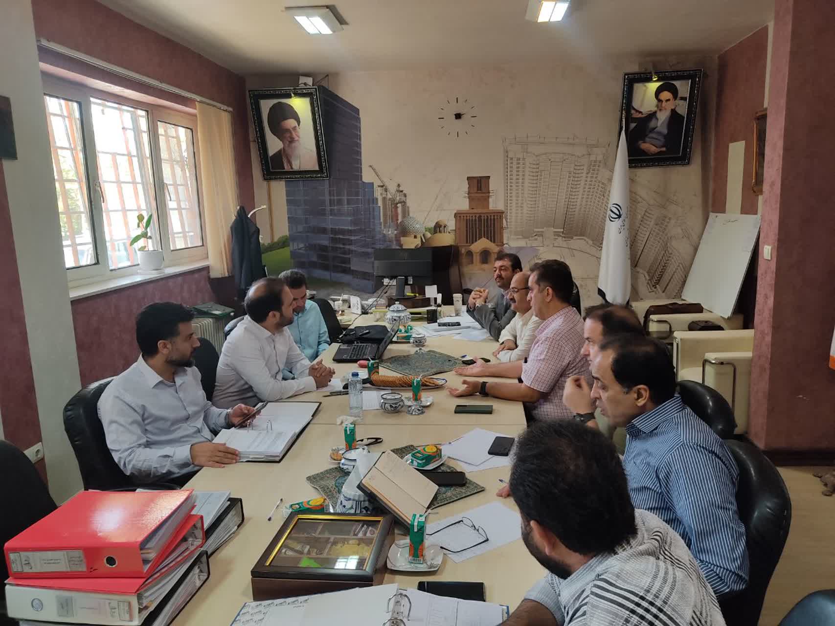 جلسه بررسی و رفع موارد و مشکلات پروژه های یزد-01