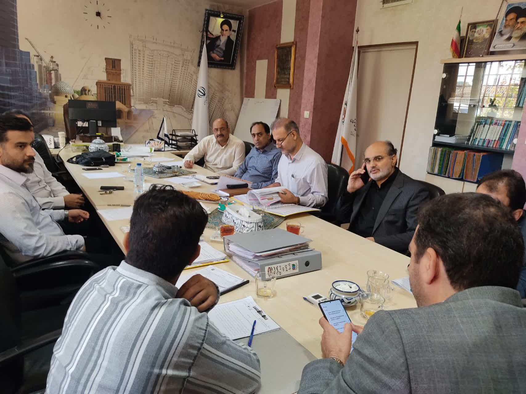 جلسه بررسی و رفع موارد و مشکلات پروژه های یزد-06