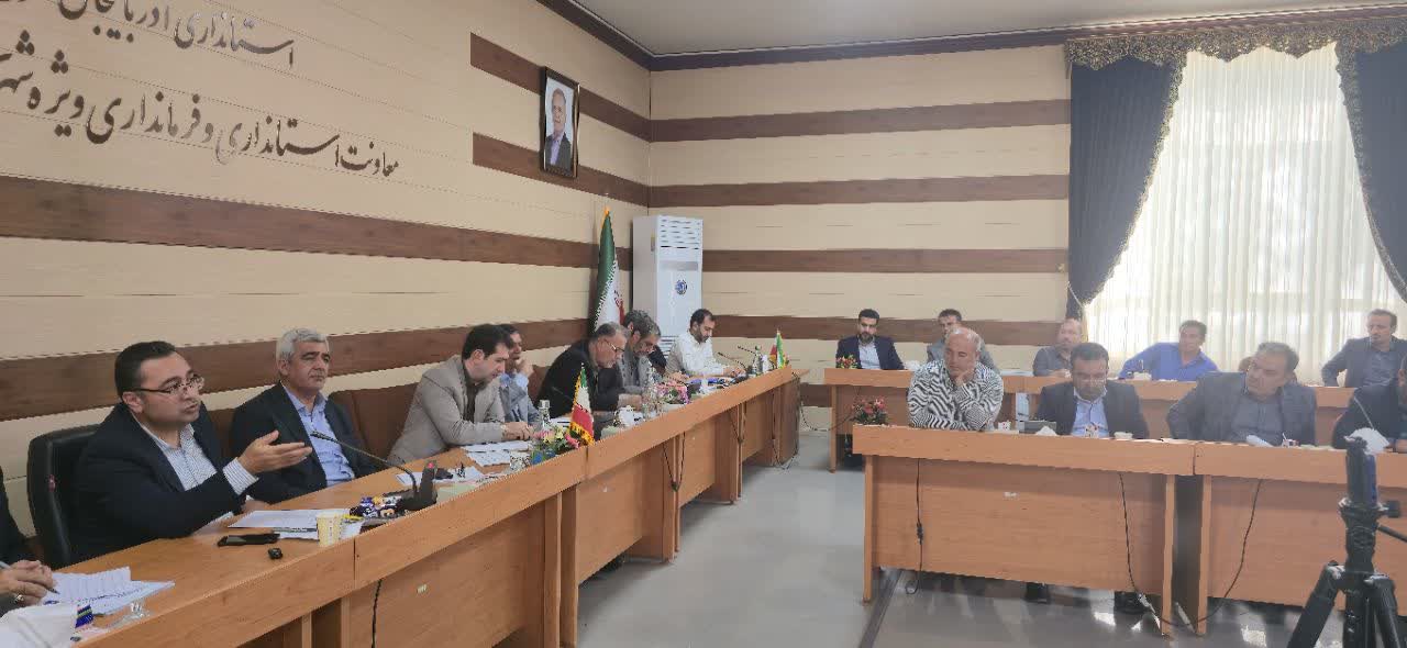 جلسه بررسی وضعیت تکمیل زیرساخت ها و تحویل پروژه ۴۰۰ واحدی مراغه-09