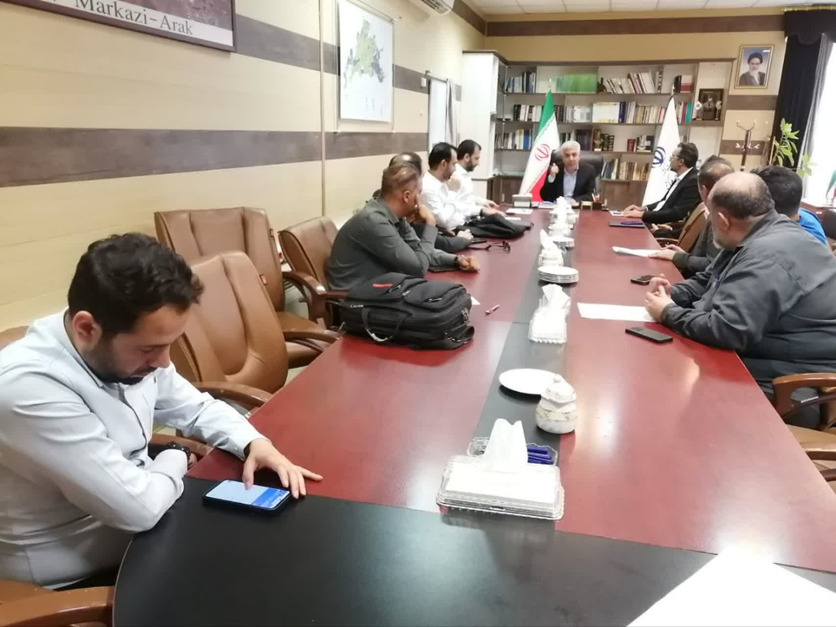 جلسه بررسی وضعیت و تحویل پروژه ۲۰۰ واحدی مهاجران اراک -02