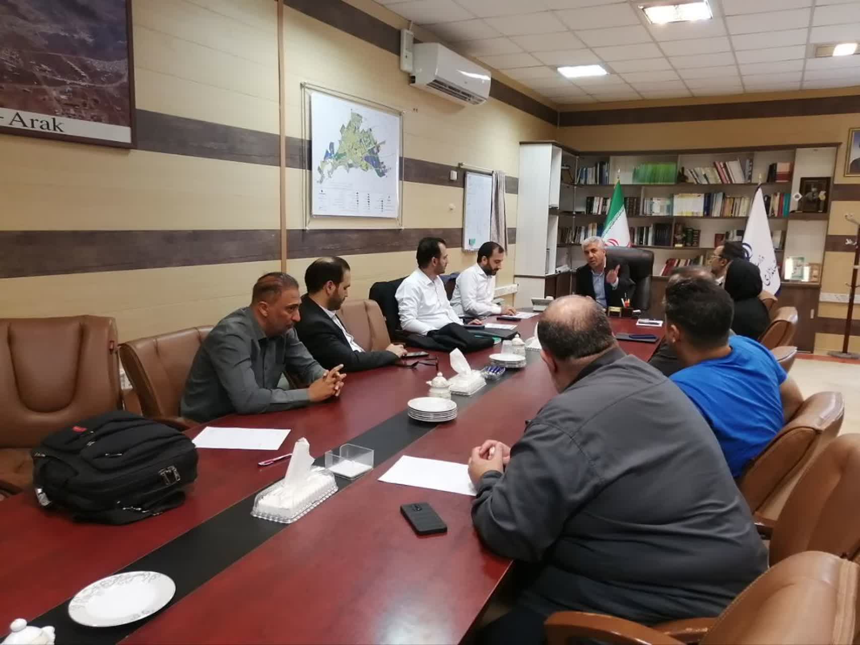 جلسه بررسی وضعیت و تحویل پروژه ۲۰۰ واحدی مهاجران اراک -03