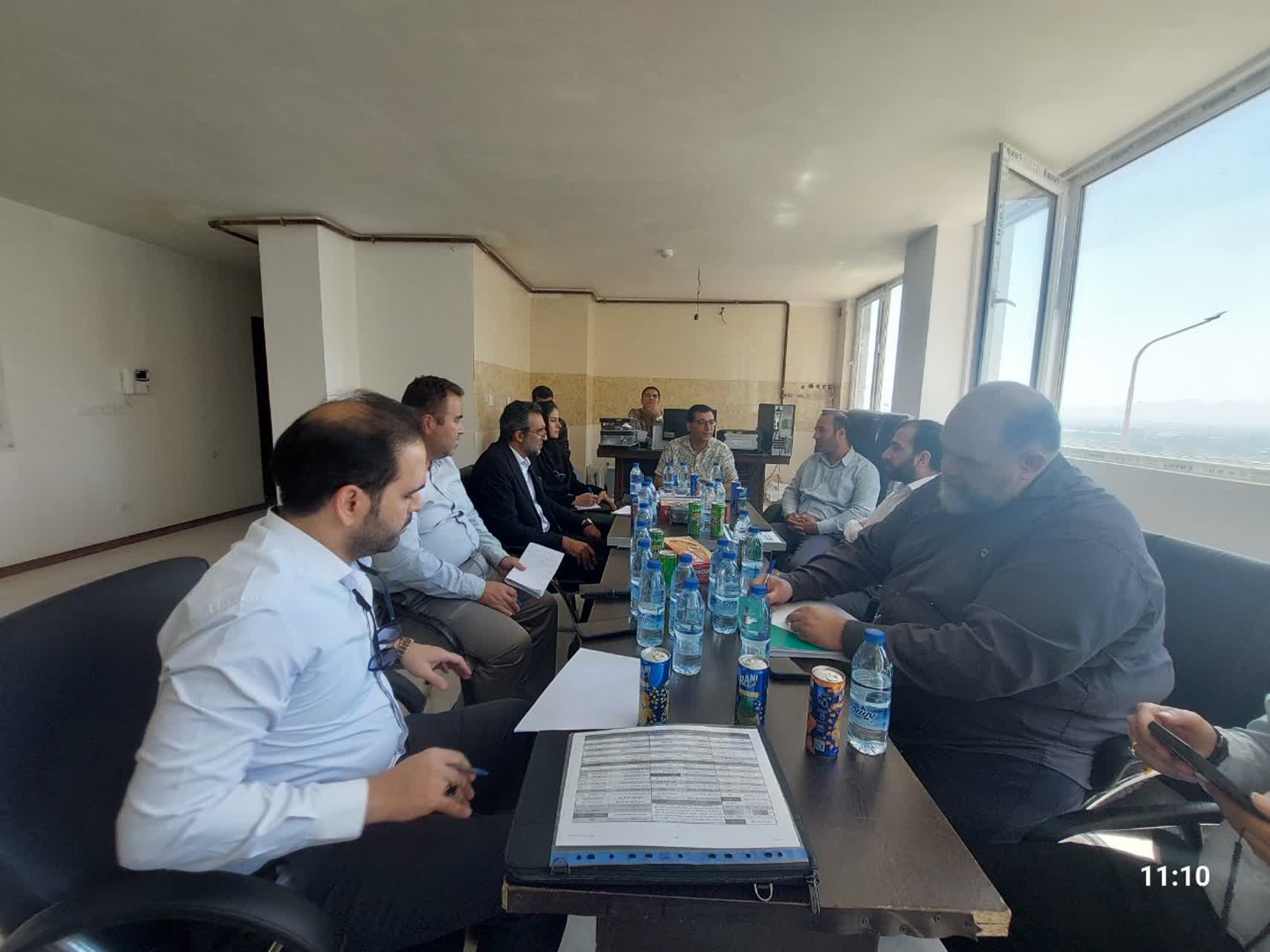 جلسه بررسی وضعیت پیشرفت پروژه ۲۰۰ واحدی مهاجران اراک-01