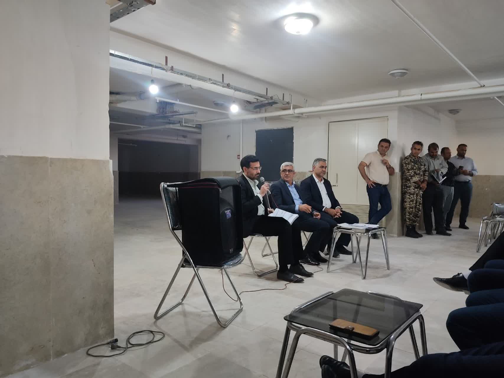 جلسه پیگیری و بررسی وضعیت پیشرفت پروژه ۴۰۰ واحدی مراغه-01