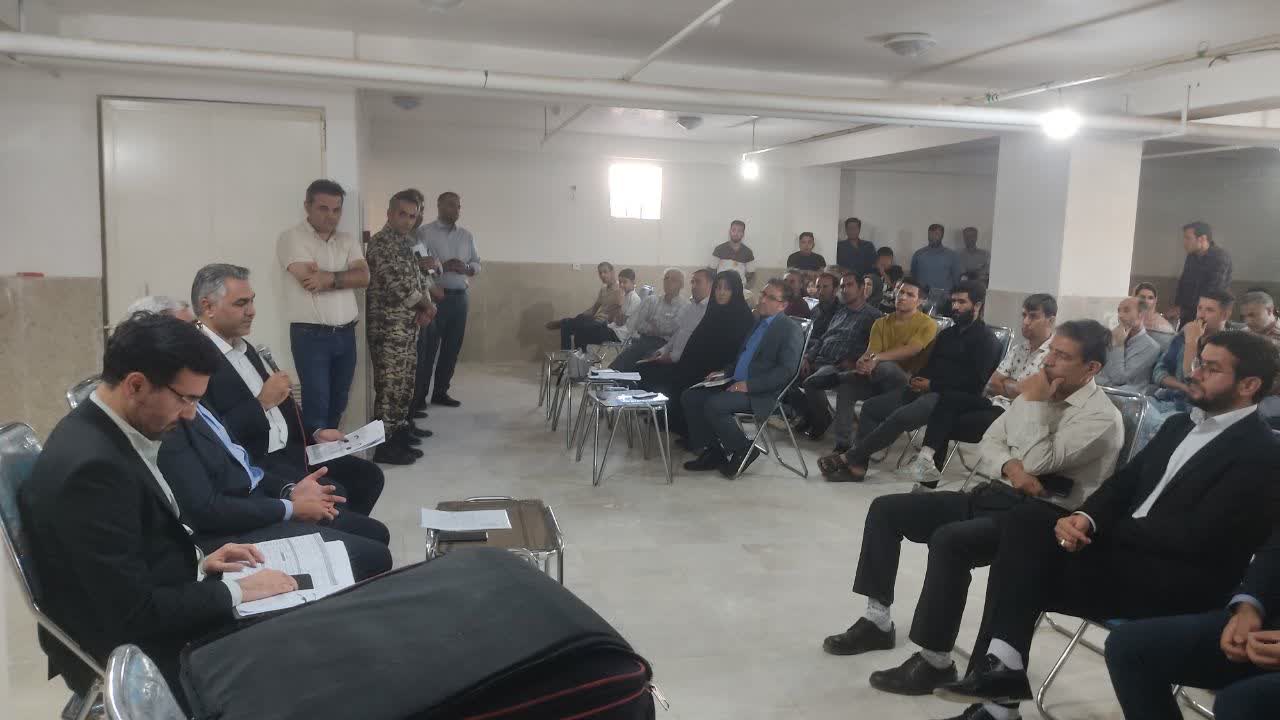 جلسه پیگیری و بررسی وضعیت پیشرفت پروژه ۴۰۰ واحدی مراغه-06