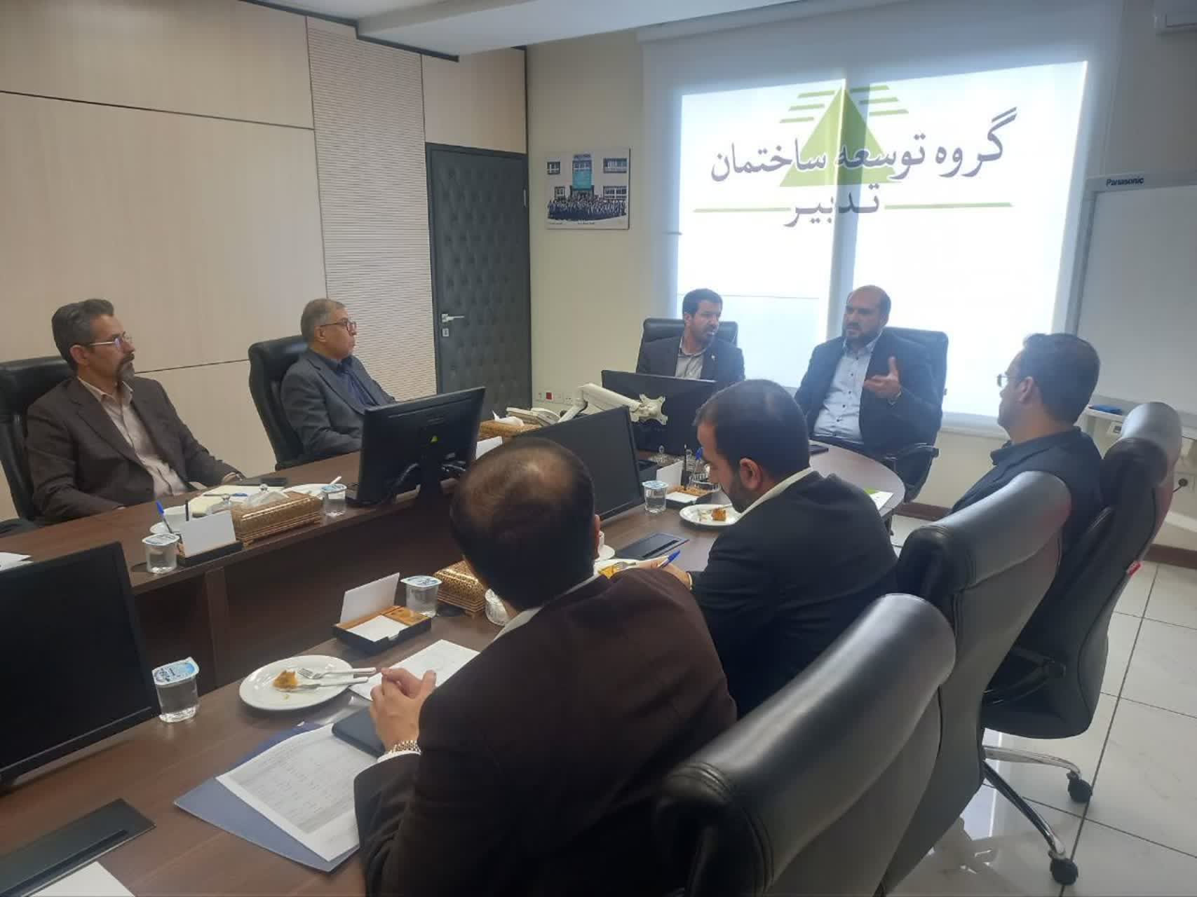 جلسه بررسی مسایل و رفع مشکلات پروژه های استان همدان-01