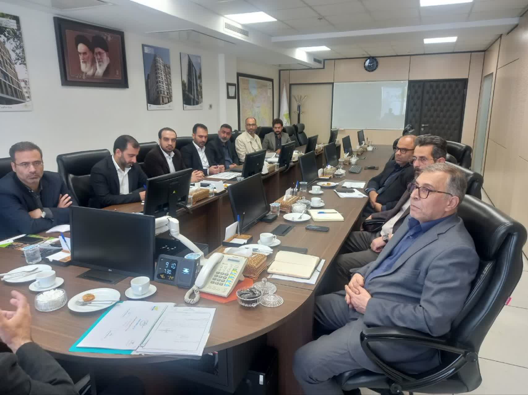 جلسه بررسی مسایل و رفع مشکلات پروژه های استان همدان-03