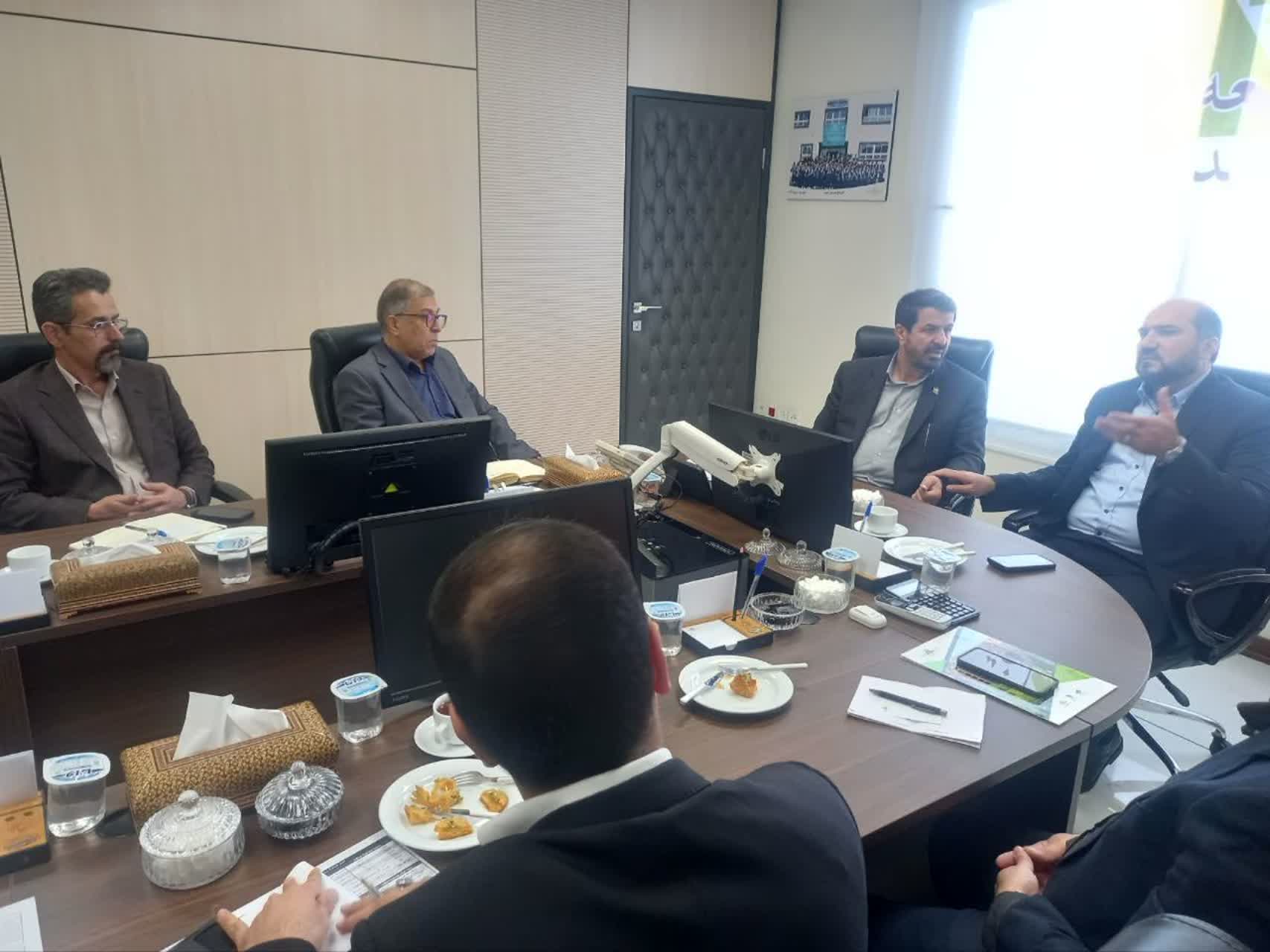 جلسه بررسی مسایل و رفع مشکلات پروژه های استان همدان-04