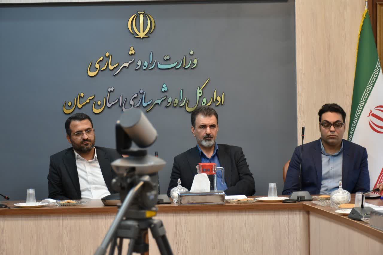 جلسه بررسی پروژه های استان سمنان-01