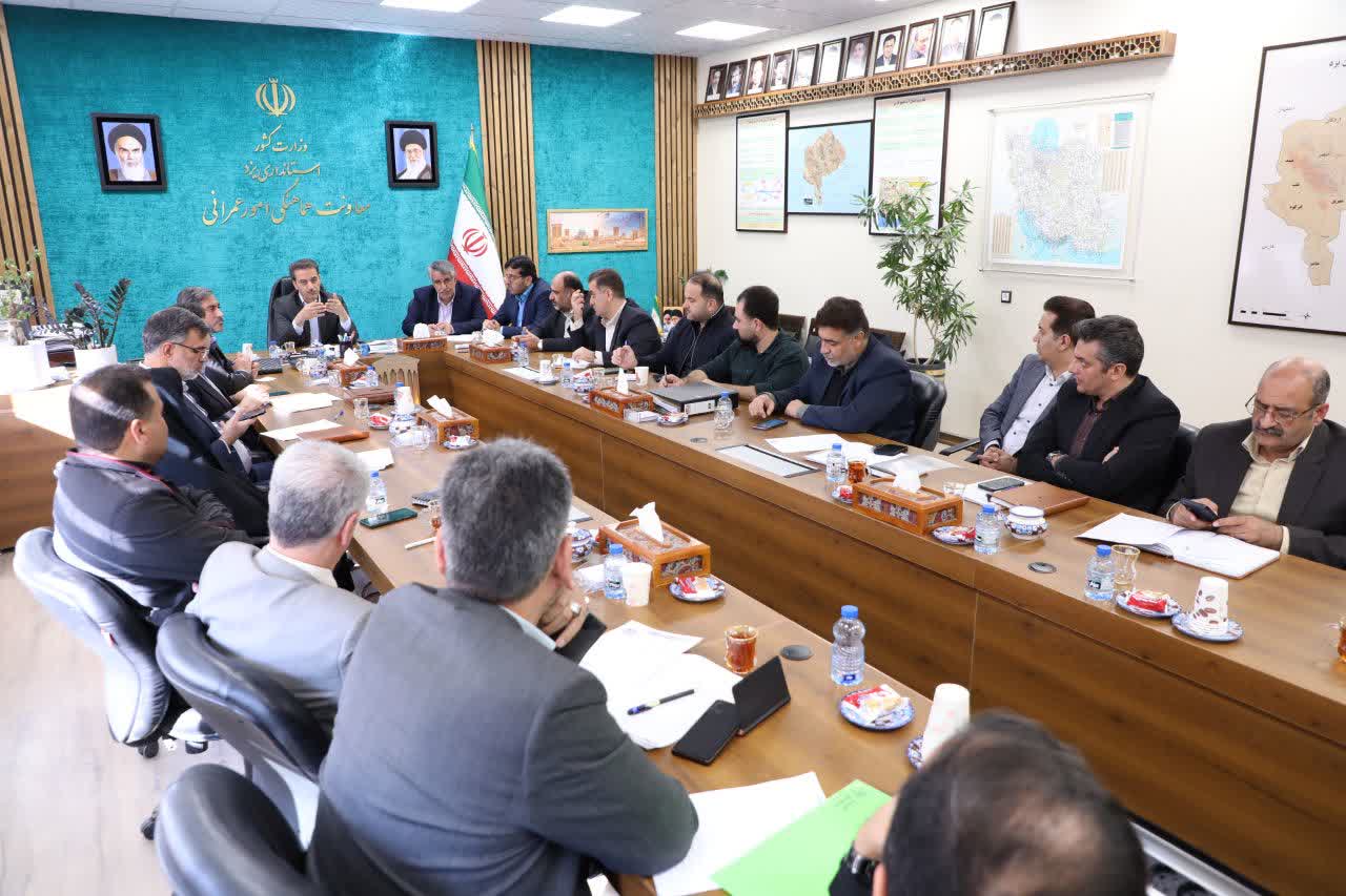 نشست بررسی مسائل بیمه‌ای و مالیاتی پیمانکاران پروژه های طرح نهضت ملی-01